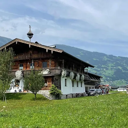Blick Zum Mayrhofen Apartament *