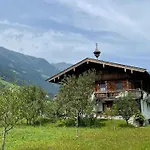 Blick Zum Mayrhofen *