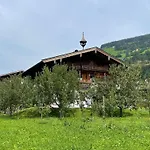 Blick Zum Mayrhofen *