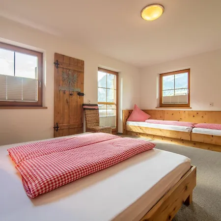 Blick Zum Mayrhofen * רמסאו אים זילרטל