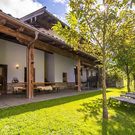 Blick Zum Mayrhofen *